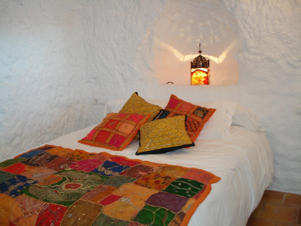 Cueva De La Alegria Villa Huescar Room photo